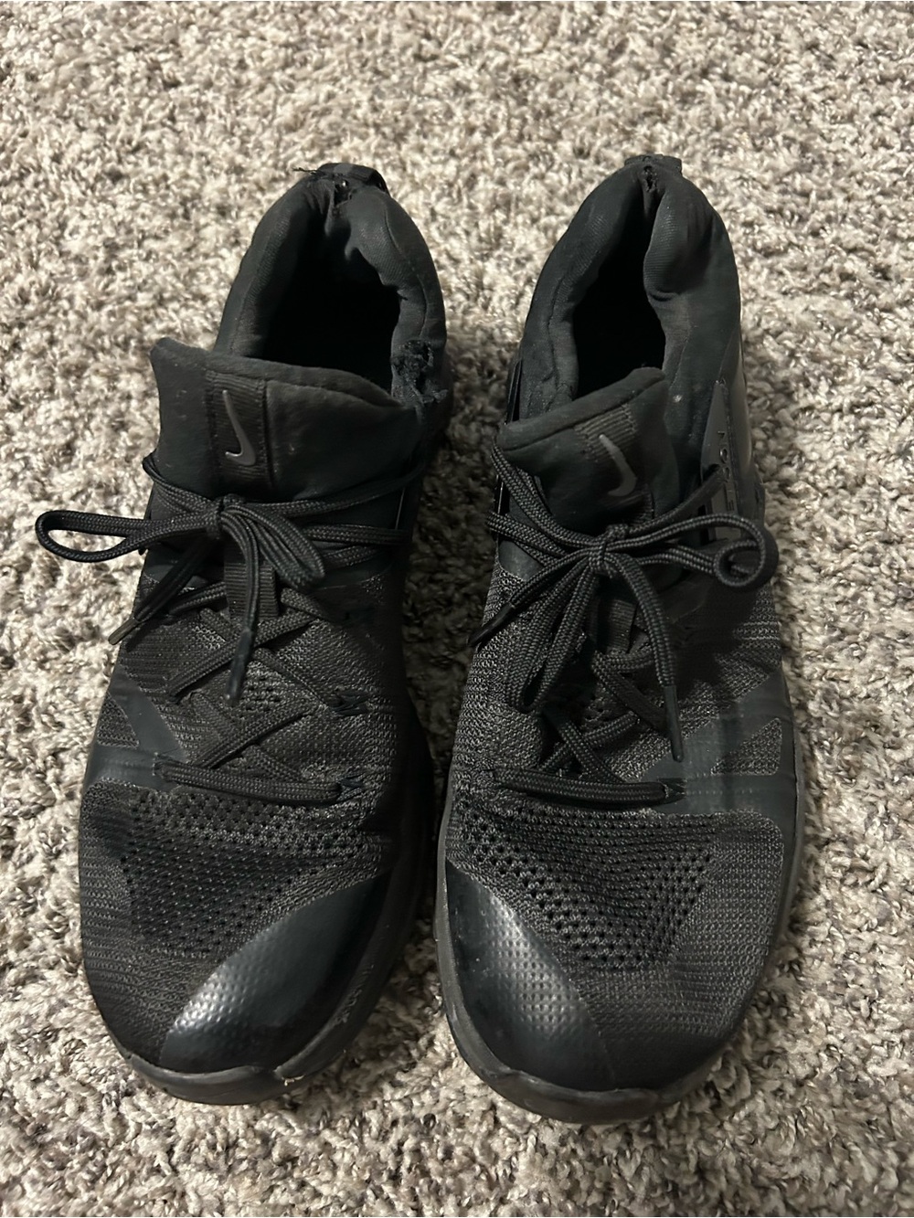 Nike Men’s All-Black Lightweight Training Sneakers